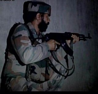 Baramulla killed two terrorists, while a young martyr, finally the flick stopped | बारामुल्लात दोन दहशतवाद्यांचा खात्मा, तर एक जवान शहीद, अखेर चकमक थांबली Baramulla killed two terrorists, while a young martyr, finally the flick stopped | बारामुल्लात दोन दहशतवाद्यांचा खात्मा, तर एक जवान शहीद, अखेर चकमक थांबली