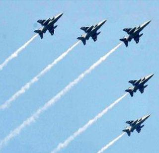 Jaguar aircraft of Indian Air Force collapses | भारतीय हवाई दलाचं जग्वार विमान कोसळलं Jaguar aircraft of Indian Air Force collapses | भारतीय हवाई दलाचं जग्वार विमान कोसळलं