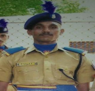 Dangargaon tired of the 'Gautam' of the warrior! | लढवय्या ‘गौतम’च्या जाण्याने हळहळले डोंगरगाव ! Dangargaon tired of the 'Gautam' of the warrior! | लढवय्या ‘गौतम’च्या जाण्याने हळहळले डोंगरगाव !