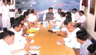 Looted by private hospital of 'Jeevandai' | ‘जीवनदायी’ची खासगी रुग्णालयांकडून लूट Looted by private hospital of 'Jeevandai' | ‘जीवनदायी’ची खासगी रुग्णालयांकडून लूट