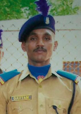 Due to the departure of 'Gautam', the word 'Dongargaon' | ‘गौतम’च्या जाण्याने डोंगरगाव नि:शब्द Due to the departure of 'Gautam', the word 'Dongargaon' | ‘गौतम’च्या जाण्याने डोंगरगाव नि:शब्द