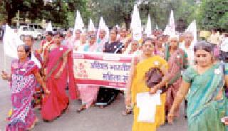 Locked locked office | उत्पादन शुल्क कार्यालयाला ठोकले कुलूप