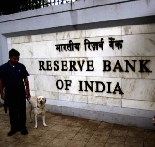 Interest rates decreased by 25%, home loans, auto loans and signs of cheap prices | व्याजदर पाव टक्क्यांनी घटले, गृहकर्जे, वाहन कर्जे स्वस्त होण्याचे संकेत Interest rates decreased by 25%, home loans, auto loans and signs of cheap prices | व्याजदर पाव टक्क्यांनी घटले, गृहकर्जे, वाहन कर्जे स्वस्त होण्याचे संकेत