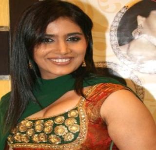 Sonali returns to Bollywood | सोनालीचे बॉलीवूडमध्ये पुनरागमन Sonali returns to Bollywood | सोनालीचे बॉलीवूडमध्ये पुनरागमन