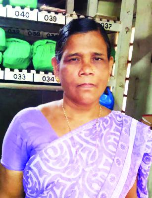 Strengthen the children's wings with the hard work of mother | मातेच्या परिश्रमाने दिले मुलांच्या पंखांना बळ