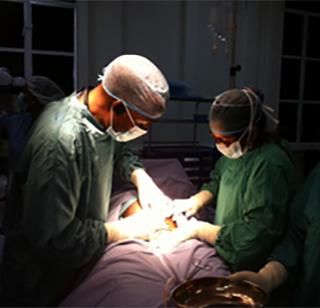 The flash light of the mobile was born as the 'Divine Light' | मोबाईलच्या फ्लॅश लाइटमध्ये जन्मला 'वंशाचा दिवा' The flash light of the mobile was born as the 'Divine Light' | मोबाईलच्या फ्लॅश लाइटमध्ये जन्मला 'वंशाचा दिवा'