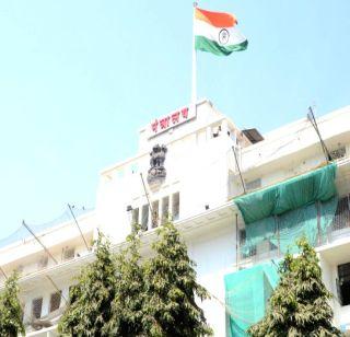 Hey, amazing ... the minister was scared! | अहो, आश्चर्यम...मंत्री बसेचिनात! Hey, amazing ... the minister was scared! | अहो, आश्चर्यम...मंत्री बसेचिनात!