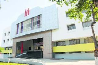 Push the existing ones; Shock the wanters | विद्यमानांना धक्का; इच्छुकांना झटका