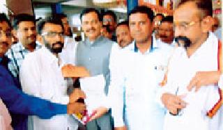 To be punished severely for those who are abusive about the women who are abusive | मूकबधिर विद्यार्थिनीवर अत्याचार करणाऱ्यास कडक शिक्षा व्हावी