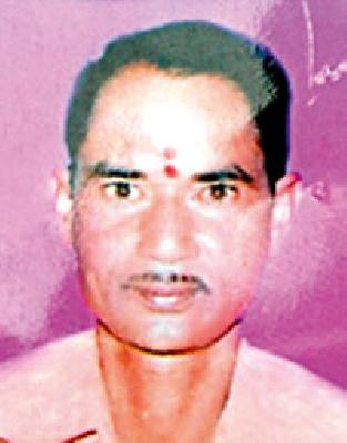 Crime against eight people, including chairman of Ekvira Credit Society, director | एकवीरा पतसंस्थेच्या अध्यक्ष, संचालकासह आठ जणांवर गुन्हे