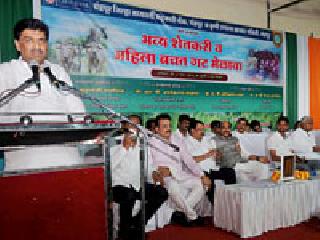The farmers neglected by the government | शेतकऱ्यांची सरकारकडून उपेक्षाच The farmers neglected by the government | शेतकऱ्यांची सरकारकडून उपेक्षाच
