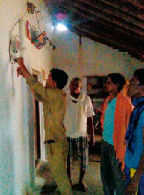 Removed the darkness in their home | दूर केला त्यांच्या घरातील अंधार