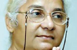 Ignoring the billions of billions of liquor | कोट्यवधींच्या महसुलासाठी दारूबंदीकडे डोळेझाक