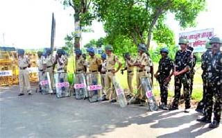 Police machinery blast raging | पोलीस यंत्रणेची उडाली तारांबळ