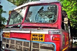 Petrol pumps on Satpur; | सातपूरला बसेसवर दगडफेक; Petrol pumps on Satpur; | सातपूरला बसेसवर दगडफेक;