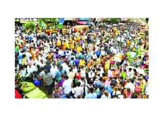 Great demand for marigold flowers | झेंडूच्या फुलांना मोठी मागणी