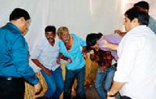 Guardian minister came running ... | पळाऽऽ पळाऽऽ पालकमंत्री आले...