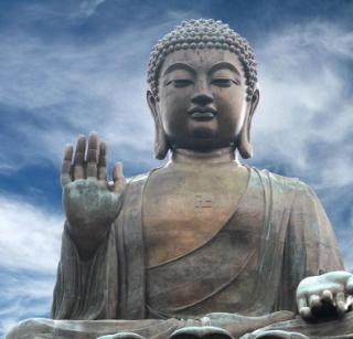 300 dalits accepted Buddhist religion | ३०० दलितांनी स्वीकारला बौद्ध धर्म 300 dalits accepted Buddhist religion | ३०० दलितांनी स्वीकारला बौद्ध धर्म