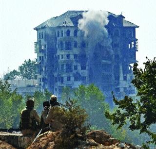 Extremists killed in 57 hours | अतिरेक्यांचा ५७ तासांनी खात्मा Extremists killed in 57 hours | अतिरेक्यांचा ५७ तासांनी खात्मा