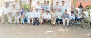 ST workers' determination agitation | एसटी कर्मचाऱ्यांचे निर्धार आंदोलन