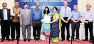 'JDIET students' pride in Delhi | ‘जेडीआयईटी’च्या विद्यार्थ्यांचा दिल्लीत गौरव