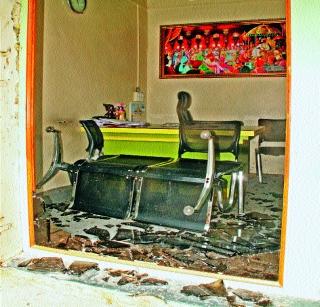 Corporator's office dismantled | नगरसेविकेच्या कार्यालयाची तोडफोड