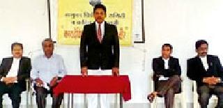 Treat mental mental illness to humanity | मानसिक मनोरुग्णांना मानवतेची वागणूक द्या