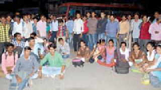 Students' Chakkajam | विद्यार्थ्यांचा चक्काजाम Students' Chakkajam | विद्यार्थ्यांचा चक्काजाम