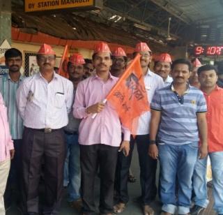 Hundreds of Maratha brothers from Thaat Maratha mute march | ठाणे मराठा मूक मोर्चात टिटवाळ्यातून शेकडो मराठा बांधव