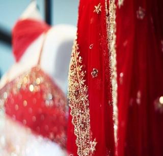 Married to a sari? The question of the high court | विवाहितेला साडीचा आग्रह का? हायकोर्टाचा सवाल Married to a sari? The question of the high court | विवाहितेला साडीचा आग्रह का? हायकोर्टाचा सवाल