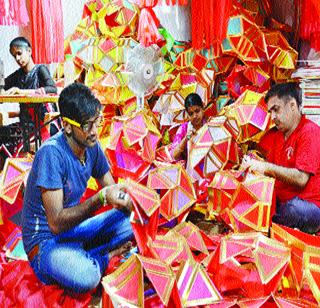 Tornado demand for baskets, zombies | झुंबर, बास्केट झुंबरला तुफान मागणी Tornado demand for baskets, zombies | झुंबर, बास्केट झुंबरला तुफान मागणी