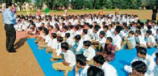 Chief Executive Officer interacted with the students | मुख्य कार्यपालन अधिकाऱ्यांनी विद्यार्थ्यांशी साधला संवाद