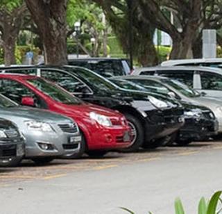 Strict execution of parking | पार्किंगची कडक अंमलबजावणी