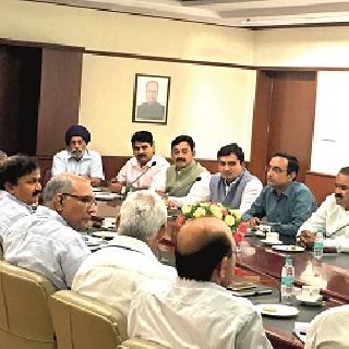 Airport development in state government courts | विमानतळ विकासाचा चेंडू राज्य शासनाच्या कोर्टात