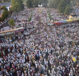 Mock homage to lakhs of devotees | लक्षावधी भक्तांची राष्ट्रसंतांना मौन श्रद्धांजली