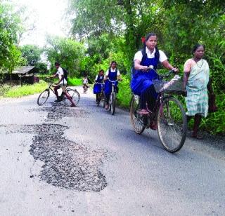 Dahanu-Bordi road chalan | डहाणू-बोर्डीमार्गाची चाळण