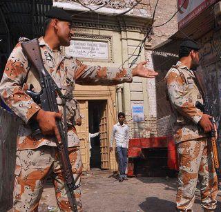 Additional security to the Hindu temples in Pakistan | पाकिस्तानातील हिंदू मंदिरांना मिळणार अतिरिक्त सुरक्षा Additional security to the Hindu temples in Pakistan | पाकिस्तानातील हिंदू मंदिरांना मिळणार अतिरिक्त सुरक्षा