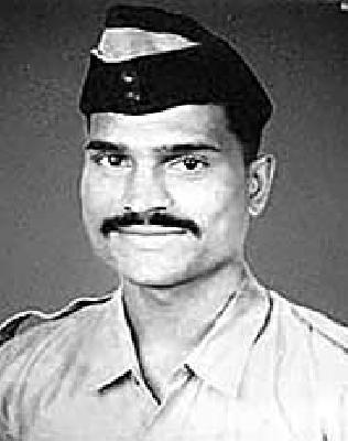 So far four police martyrs on duty | आतापर्यंत कर्तव्यावरील चार पोलीस शहीद