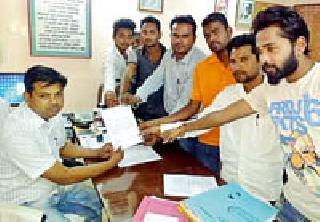 Appeal to the Chiefs Against Property Increase Tax | मालमत्ता वाढीव कराच्या विरोधात मुख्याधिकाऱ्यांना निवेदन Appeal to the Chiefs Against Property Increase Tax | मालमत्ता वाढीव कराच्या विरोधात मुख्याधिकाऱ्यांना निवेदन