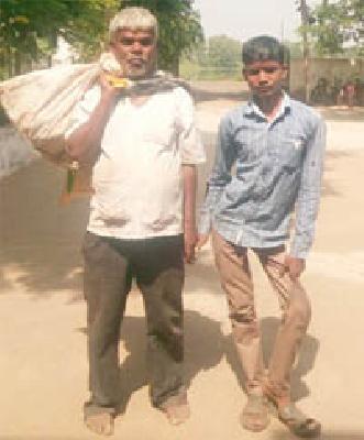 Sultan's life co-ordinates with Vaishu | स्वरांना साथ देणाऱ्या सुलतानाचे आयुष्य बेसूर