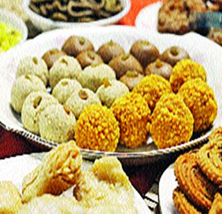 Mother's hand foreigner | आईच्या हातचा फराळ परदेशी Mother's hand foreigner | आईच्या हातचा फराळ परदेशी