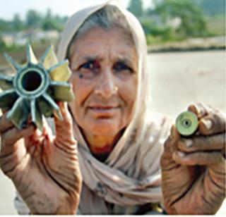 Paki khumkumi end to end! | पाकची खुमखुमी संपता संपेना! Paki khumkumi end to end! | पाकची खुमखुमी संपता संपेना!