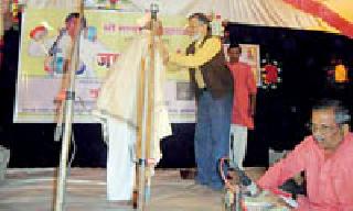 Develop development by improving the addiction | व्यसनमुक्तीची कास धरून विकास साधा Develop development by improving the addiction | व्यसनमुक्तीची कास धरून विकास साधा