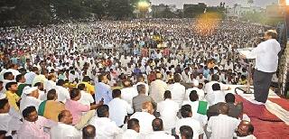 Give the first pick up 3200 rupees | पहिली उचल ३२०० रुपये द्या Give the first pick up 3200 rupees | पहिली उचल ३२०० रुपये द्या