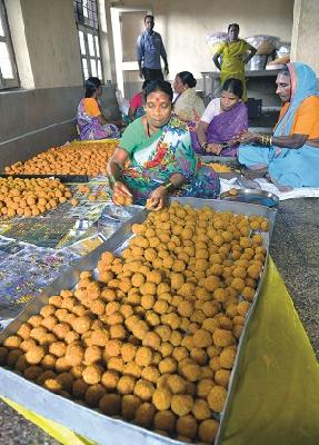 Six days to celebrate the festival | दीपोत्सवाचा सोहळा सहा दिवस