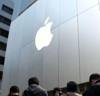 IPhone sales fall for third consecutive year | आयफोनच्या विक्रीमध्ये सलग तिसऱ्यांदा घट IPhone sales fall for third consecutive year | आयफोनच्या विक्रीमध्ये सलग तिसऱ्यांदा घट