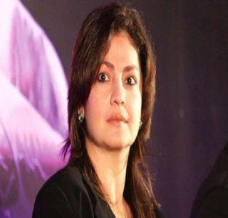 Actor Pooja Bhatt says after reaching Pakistan | पाकिस्तानात पोहोचल्यावर अभिनेत्री पूजा भट्ट म्हणते...