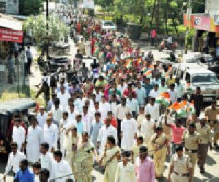 Nomination of Congress by evening evening | काँग्रेसच्या संध्याताई सव्वालाखे यांचे नामांकन