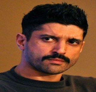 There is no question of giving Rs 5 crore to the army - Farhan Akhtar | लष्कराला 5 कोटी देण्याचा प्रश्नच येत नाही - फरहान अख्तर There is no question of giving Rs 5 crore to the army - Farhan Akhtar | लष्कराला 5 कोटी देण्याचा प्रश्नच येत नाही - फरहान अख्तर