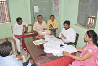 Fake voter registration | बनावट मतदार नोंदणीचा भंडाफोेड Fake voter registration | बनावट मतदार नोंदणीचा भंडाफोेड